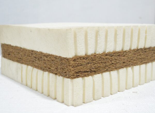 Sandwich Mattress and sheets - Image 3